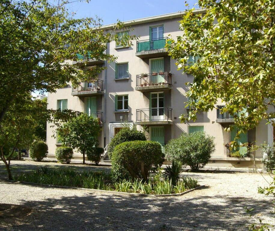 
                                                Location
                                                 Beau 2P meublé 39m² avec balcon dans grand parc