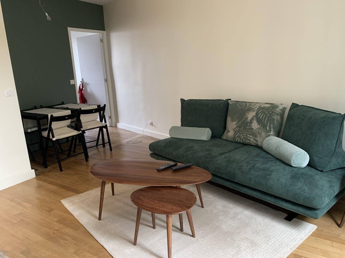 
                                                Location
                                                 Beau 2P meublé 39m² entièrement refait à neuf