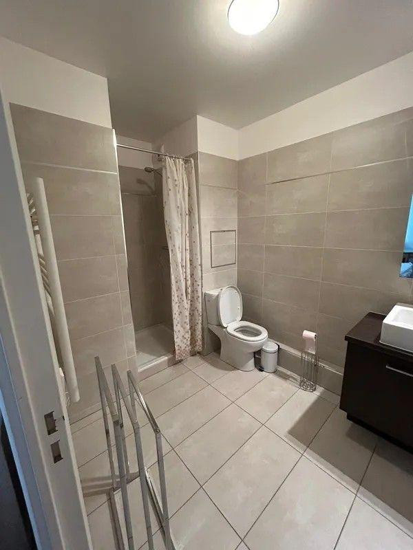 
                                                Location
                                                 Beau 2P meublé 39m²  immeuble récent label BBC