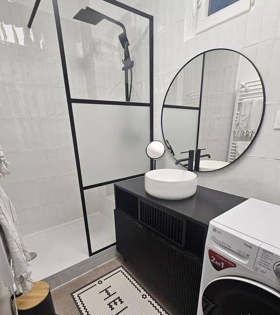 
                                                Location
                                                 Beau 2P meublé 39m² lumineux et remis à neuf