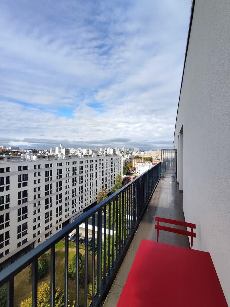 
                                                Location
                                                 Beau 2P meublé 39m² sans vis à vis avec balcon
