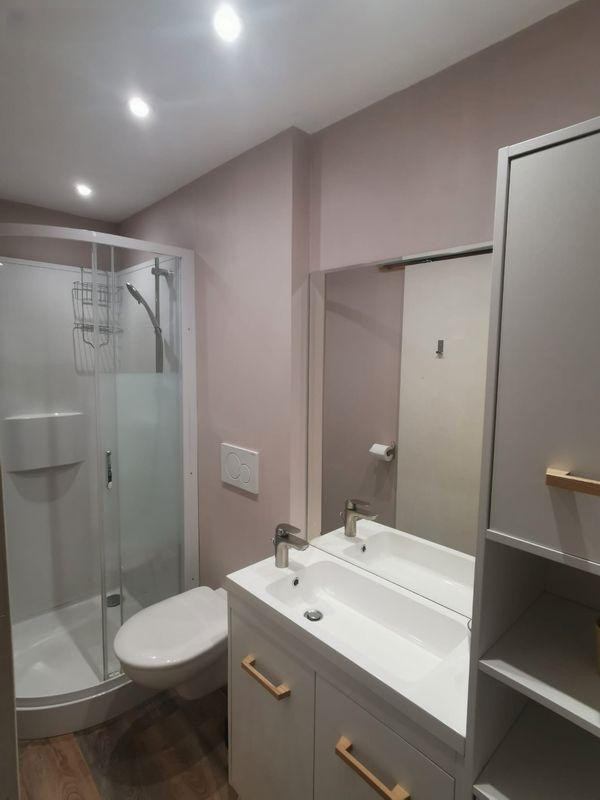 
                                                Location
                                                 Beau 2P meublé 40m²