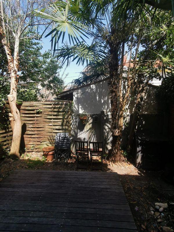 
                                                Location
                                                 Beau 2P meublé 40m²