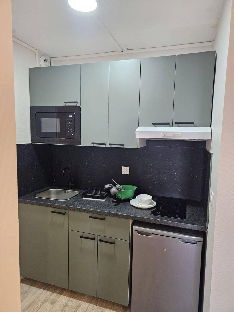 
                                                Location
                                                 Beau 2P meublé 40m²