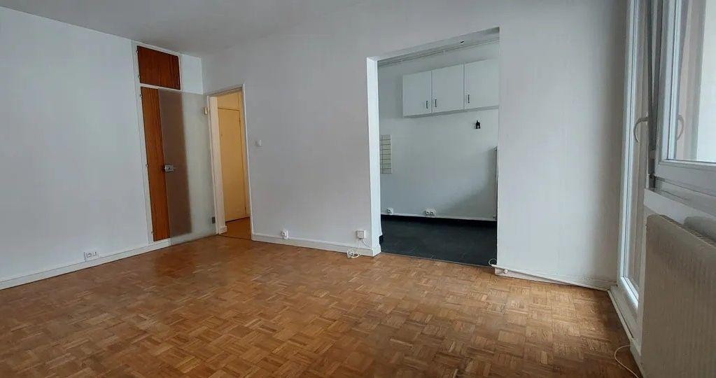 
                                                Location
                                                 Beau 2P meublé 40m² avec balcon