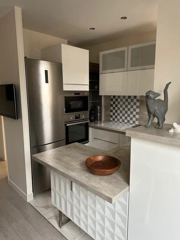 
                                                Location
                                                 Beau 2P meublé 40m² canal Faubourg Saint Martin