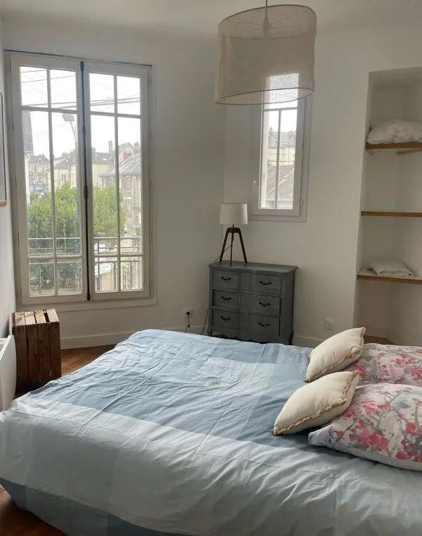 
                                                Location
                                                 Beau 2P meublé 40m² récemment rénové