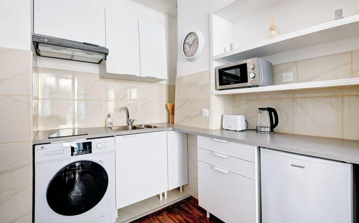 
                                                Location
                                                 Beau 2P meublé 40m² refait à neuf