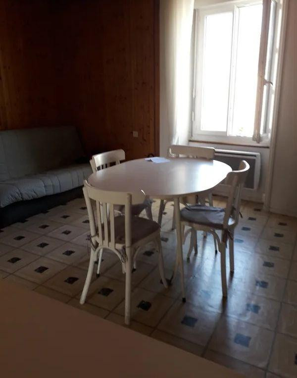 
                                                Location
                                                 Beau 2P meublé 40m² situé Rond point de Rennes