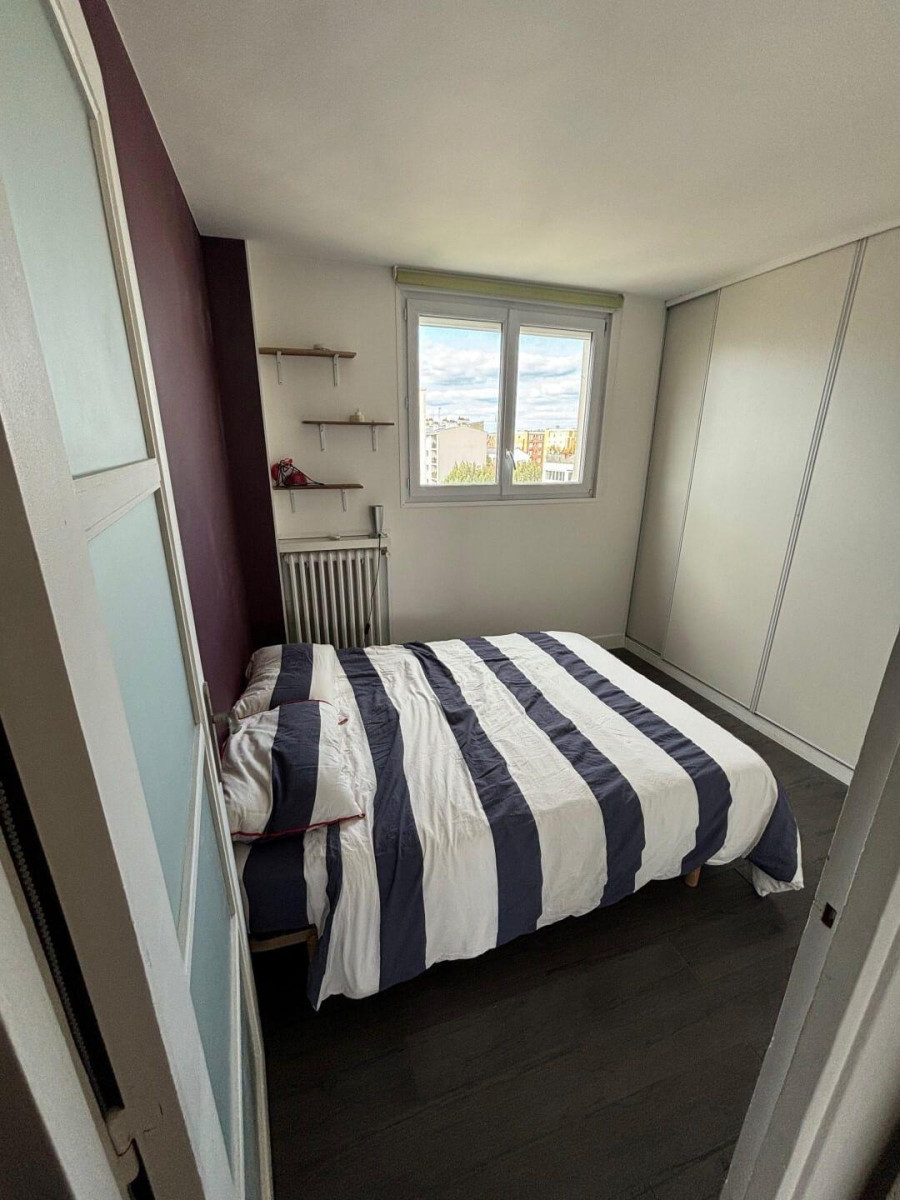 
                                                Location
                                                 Beau 2P meublé 41m² dans un quartier agréable