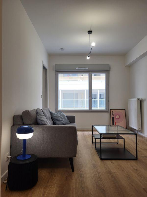 
                                                Location
                                                 Beau 2P meublé 42m²