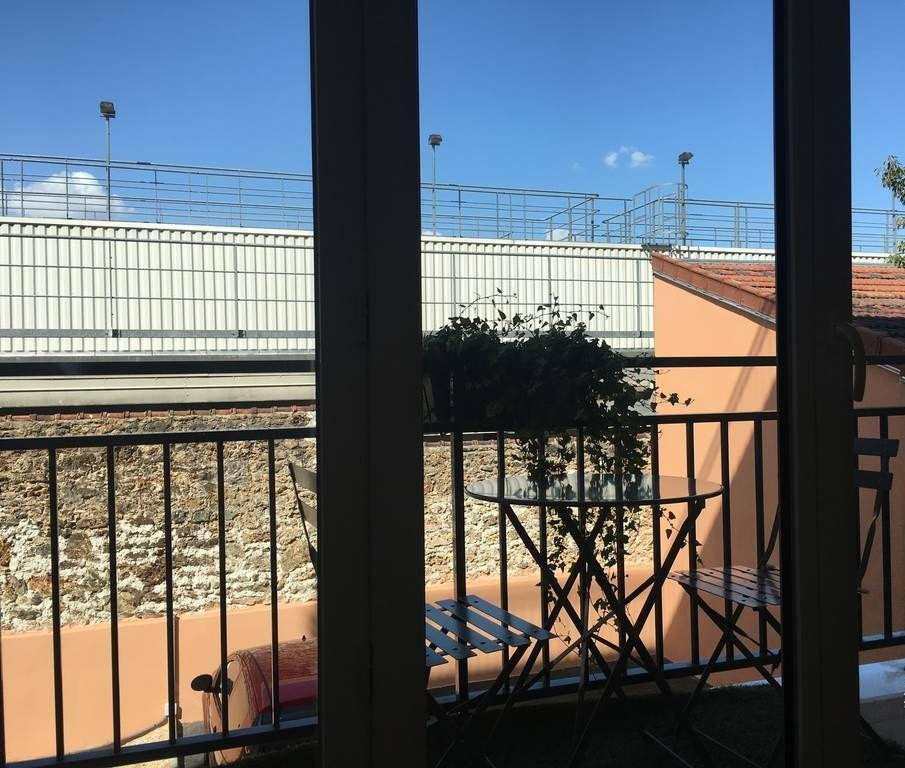 
                                                Location
                                                 Beau 2P meublé 42m² avec balcon 4m²