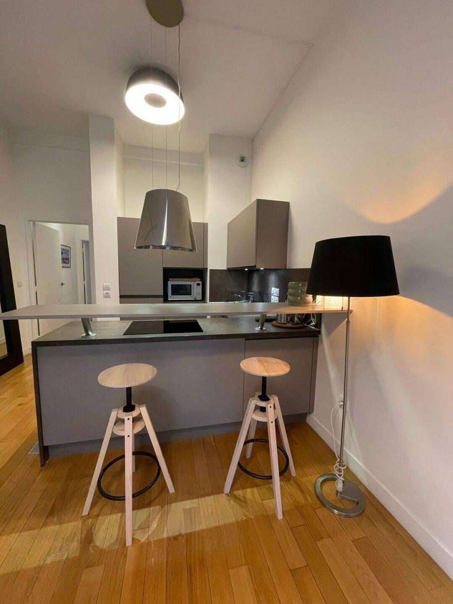 
                                                Location
                                                 Beau 2P meublé 42m² avec terrasse sud 12m²