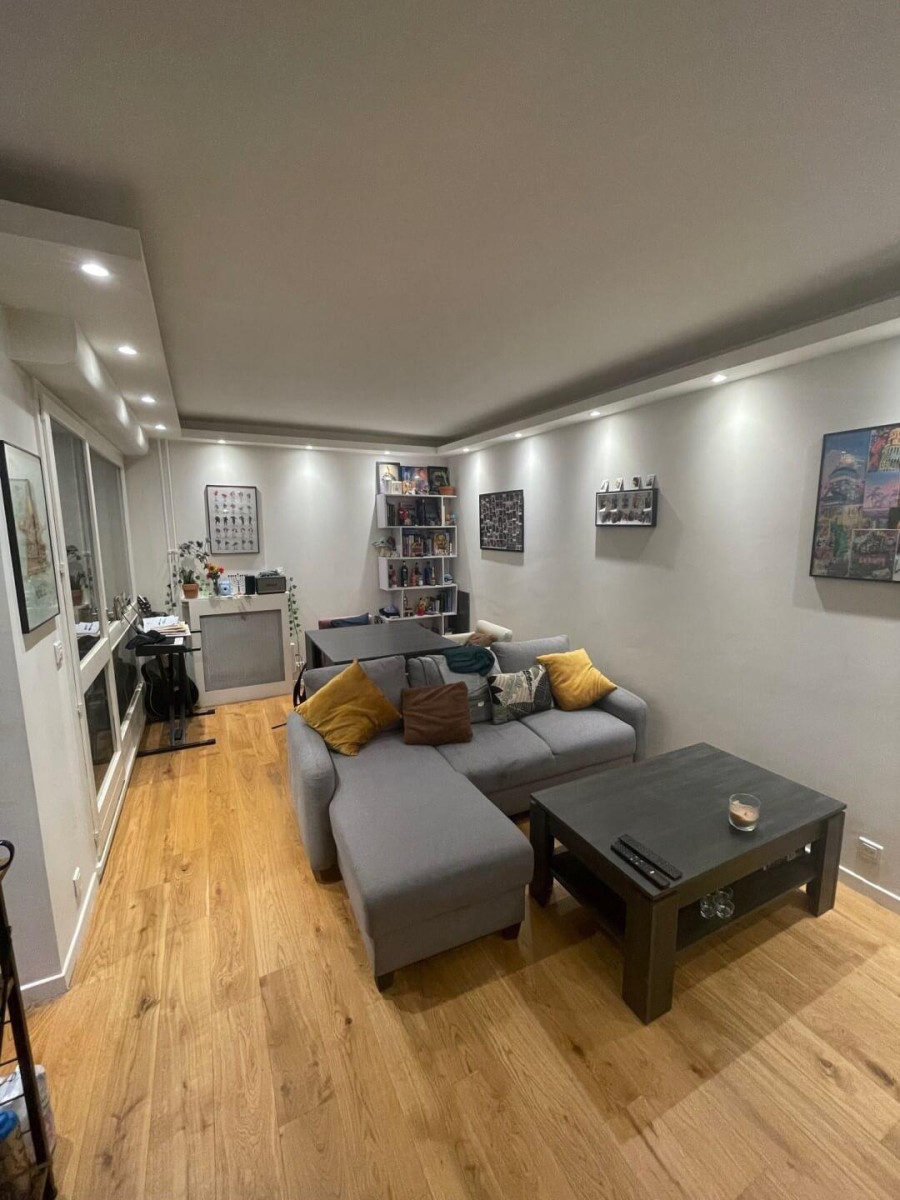 
                                                Location
                                                 Beau 2P meublé 42m² refait à neuf avec balcon