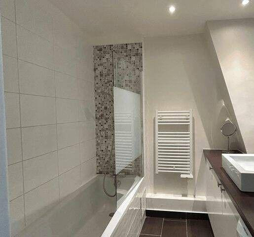 
                                                Location
                                                 Beau 2P meublé 43m² lumineux et sans vis-à-vis
