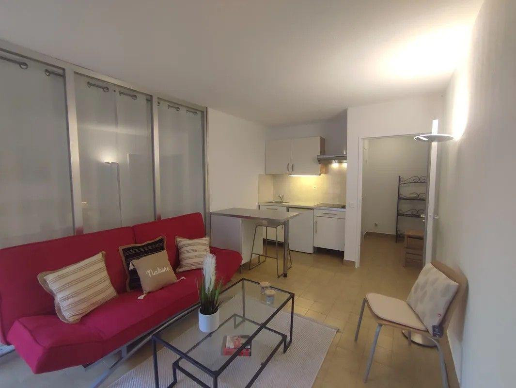 
                                                Location
                                                 Beau 2P meublé 43m² Marseille 8