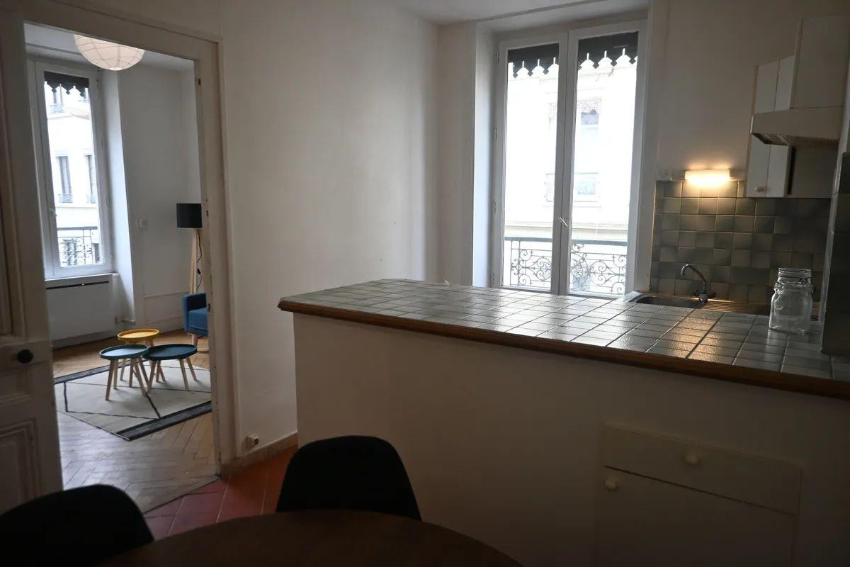 
                                                Location
                                                 Beau 2P meublé 43m² proche de la Place Guichard