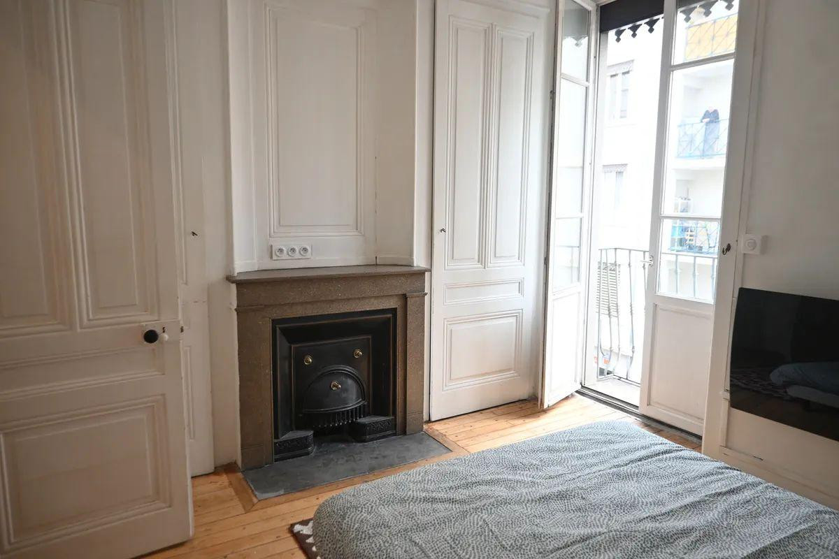 
                                                Location
                                                 Beau 2P meublé 43m² proche de la Place Guichard
