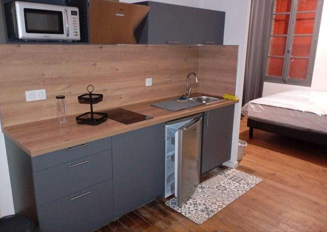 
                                                Location
                                                 Beau 2P meublé 43m² rénové