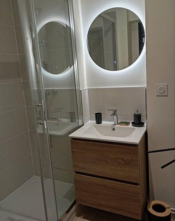 
                                                Location
                                                 Beau 2P meublé 43m² rénové