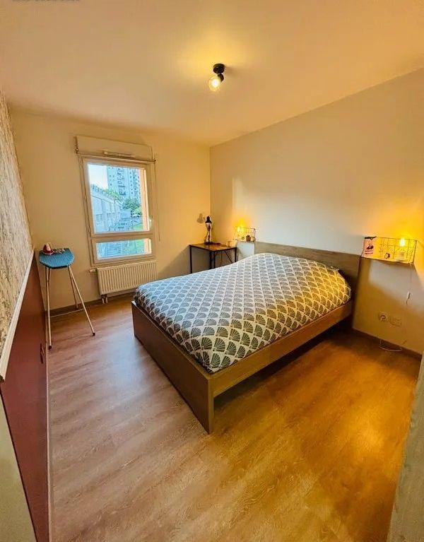 
                                                Location
                                                 Beau 2P meublé 43m² rénové intégralement