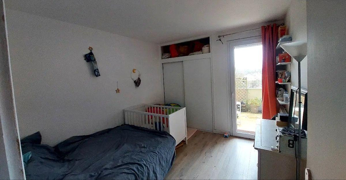 
                                                Location
                                                 Beau 2P meublé 44m² avec terrasse de 40m²