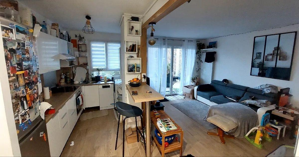
                                                Location
                                                 Beau 2P meublé 44m² avec terrasse de 40m²