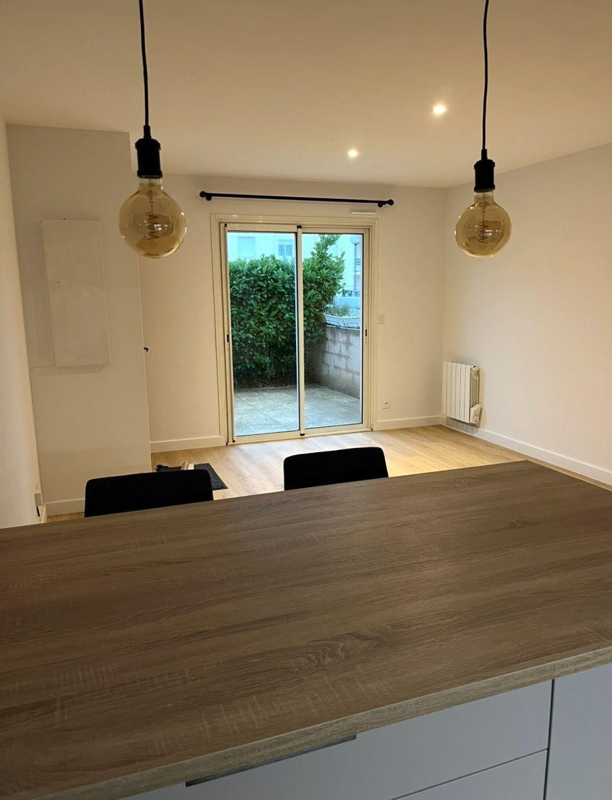
                                                Location
                                                 Beau 2P meublé 44m² en duplex avec petit jardin