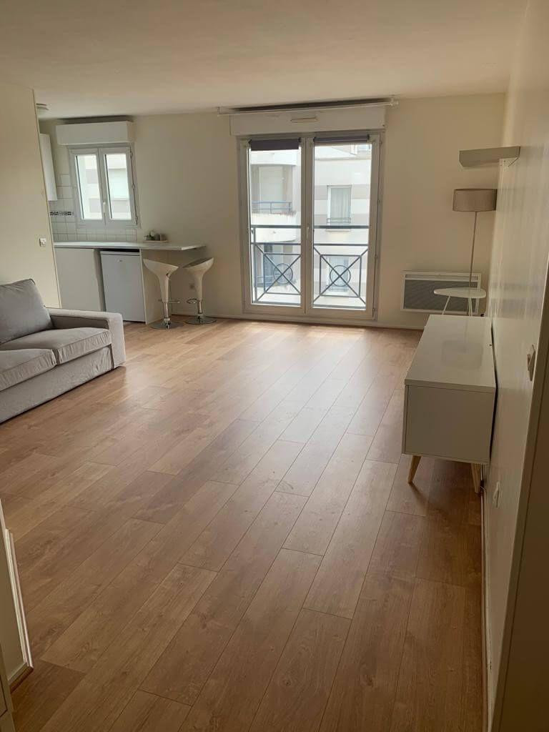
                                                Location
                                                 Beau 2P meublé 44m² lumineux