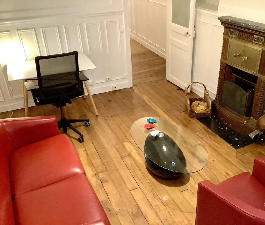 
                                                Location
                                                 Beau 2P meublé 45m² au cœur du Haut Marais