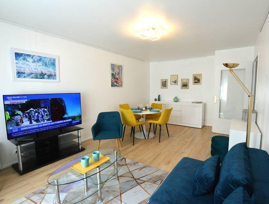 
                                                Location
                                                 Beau 2P meublé 45m² avec ascenseur et parking
