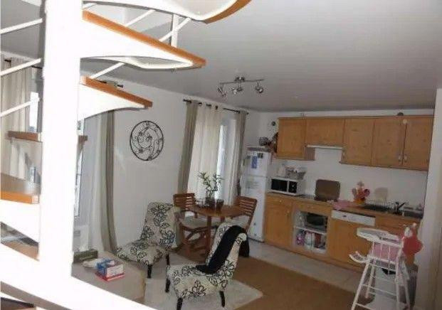 
                                                Location
                                                 Beau 2P meublé 45m² Carrez (70m² au sol) en Duplex