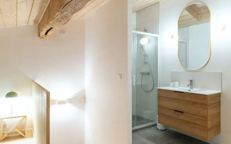 
                                                Location
                                                 Beau 2P meublé 45m² entièrement rénové très calme