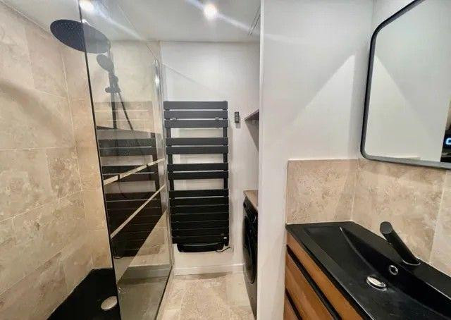 
                                                Location
                                                 Beau 2P meublé 45m² refait à neuf avec loggia