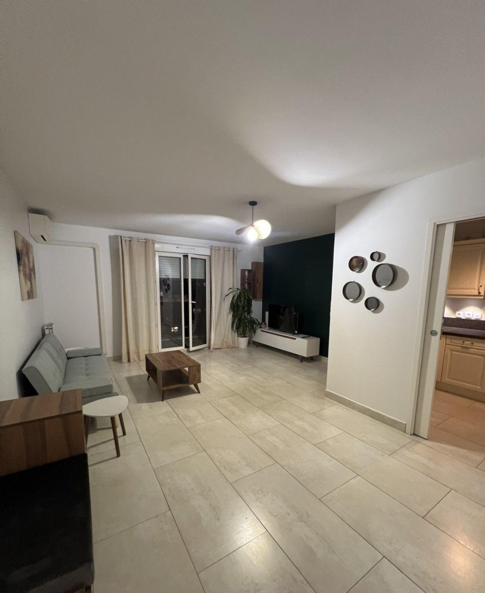 
                                                Location
                                                 Beau 2P meublé 46m² avec balcon