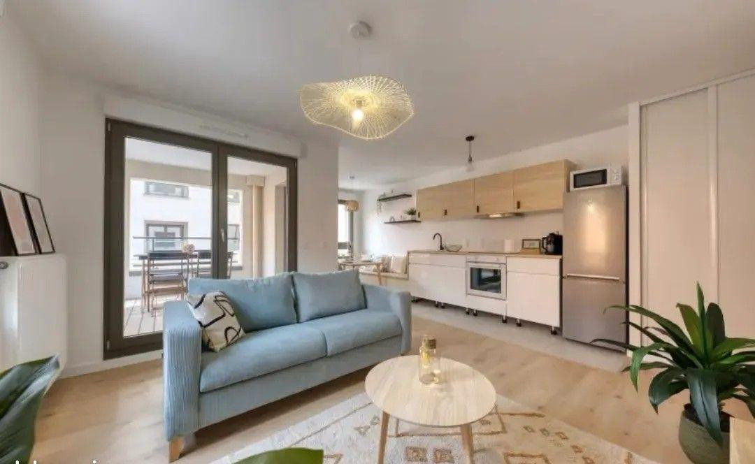 
                                                Location
                                                 Beau 2P meublé 46m² nouvel écoquartier Beauclair