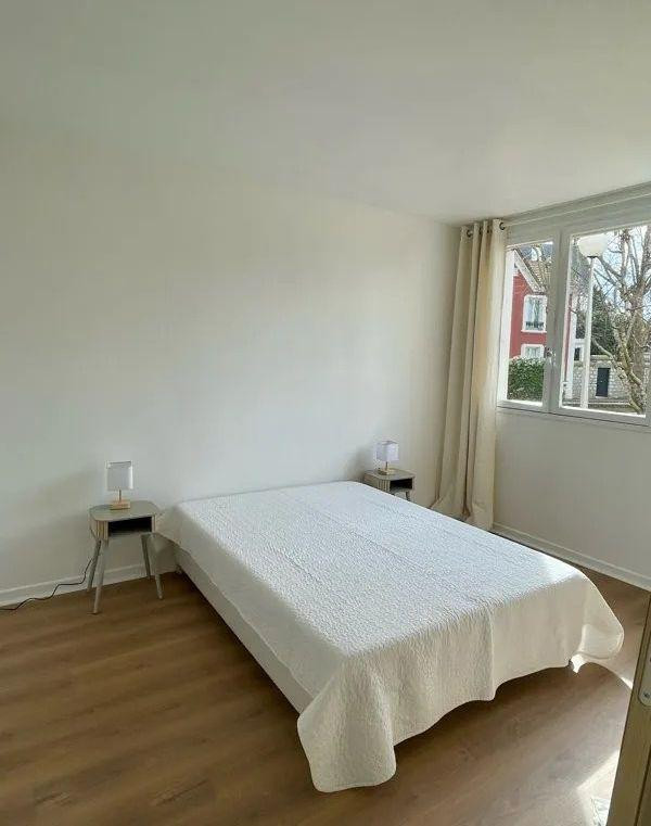 
                                                Location
                                                 Beau 2P meublé 47m² Parc de Saint-Maur