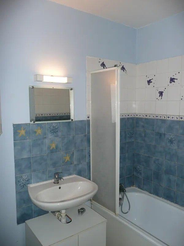 
                                                Location
                                                 Beau 2P meublé 48m² avec parking et balcon