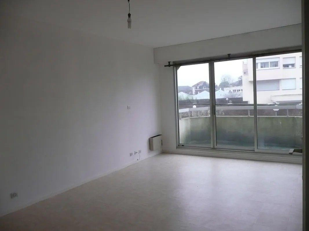 
                                                Location
                                                 Beau 2P meublé 48m² avec parking et balcon