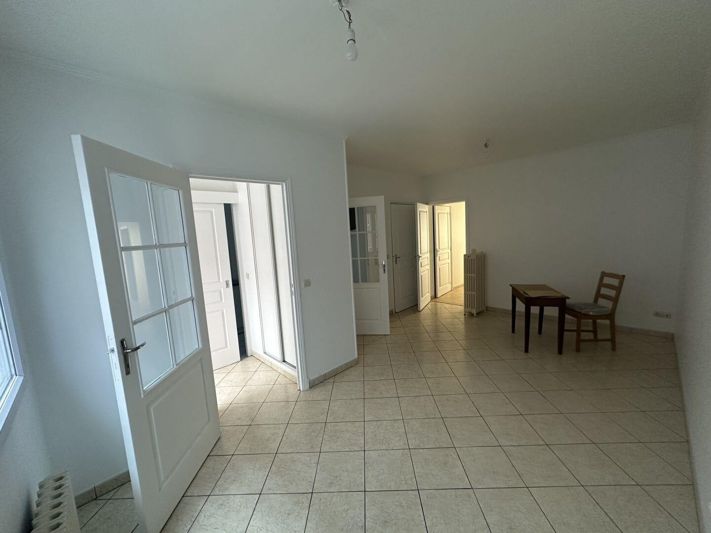 
                                                Location
                                                 Beau 2P meublé 48m² équipé à neuf avec cour privée