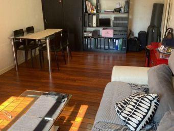 
                                                Location
                                                 Beau 2P meublé 49m² au calme, côté cour