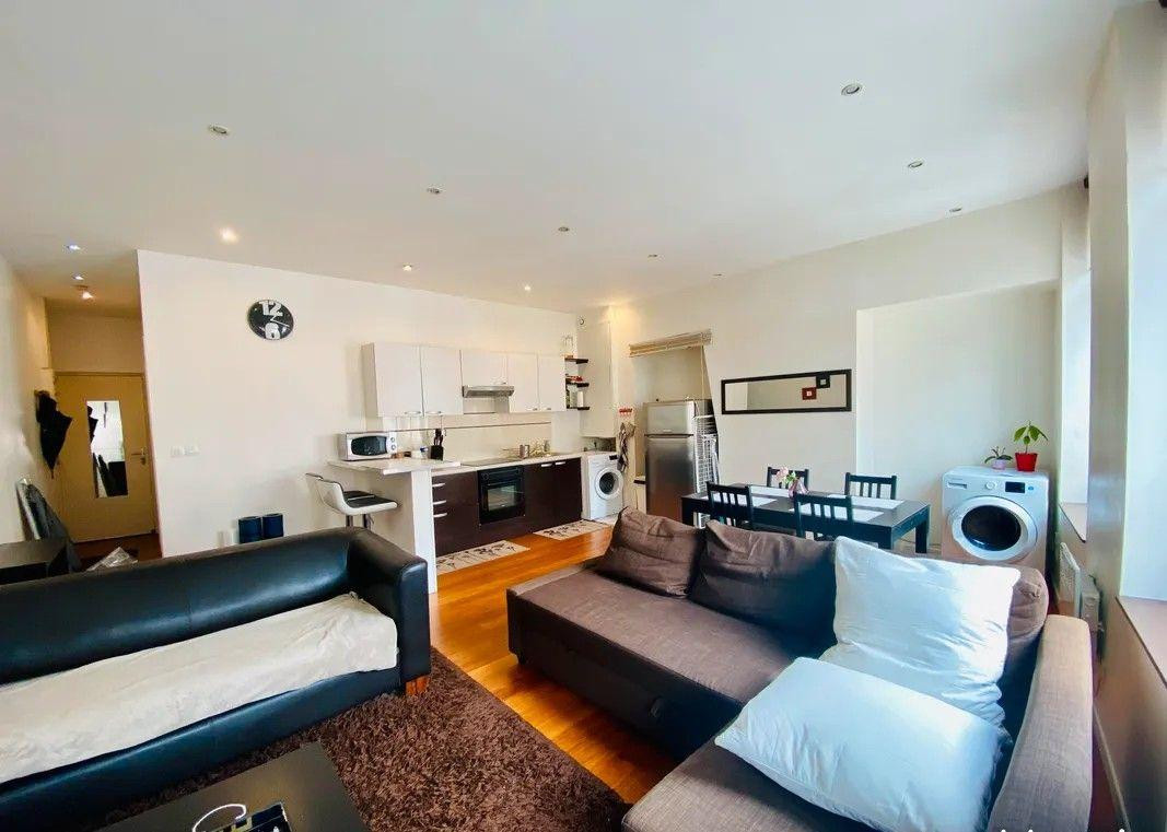 
                                                Location
                                                 Beau 2P meublé 49m² entièrement rénové