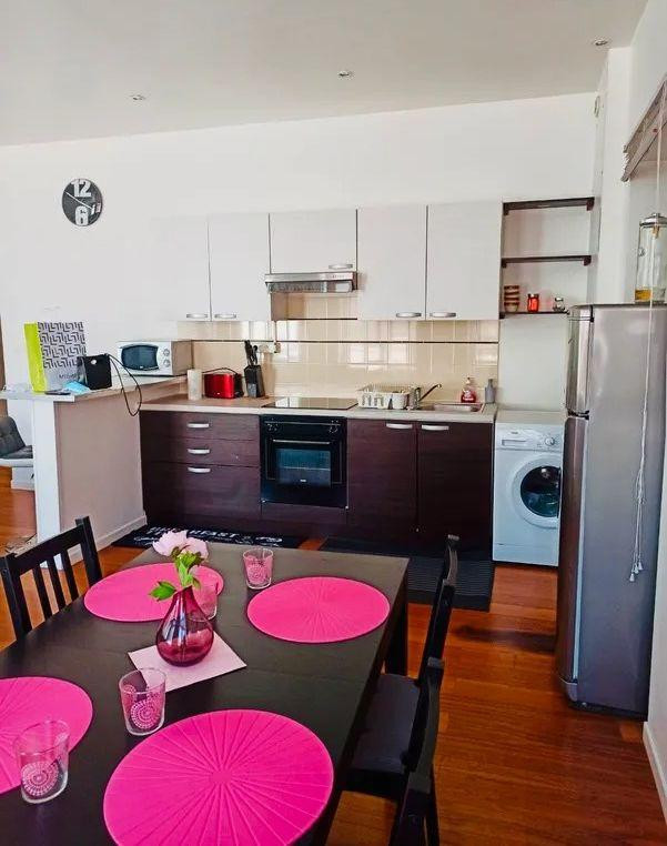 
                                                Location
                                                 Beau 2P meublé 49m² entièrement rénové