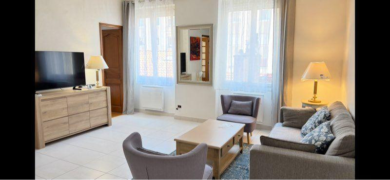 
                                                Location
                                                 Beau 2P meublé 49m² lumineux et idéalement situé