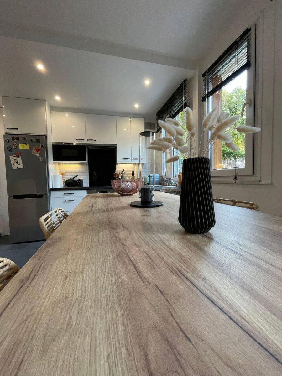 
                                                Location
                                                 Beau 2P meublé 49m² refait à neuf