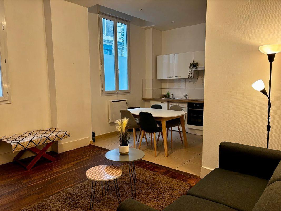 
                                                Location
                                                 Beau 2P meublé 49m² spacieux Quartier Championnet