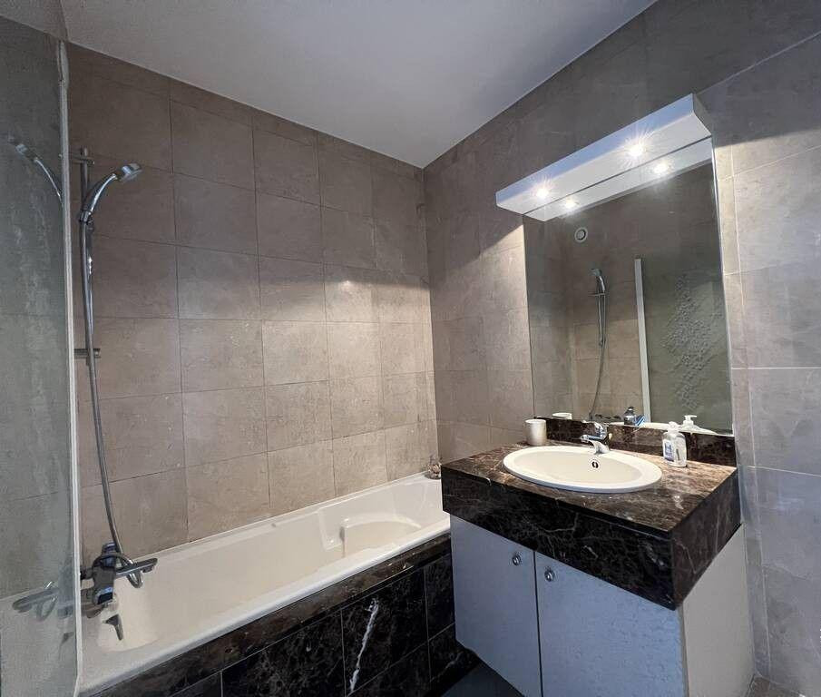 
                                                Location
                                                 Beau 2P meublé 50m² avec balcon