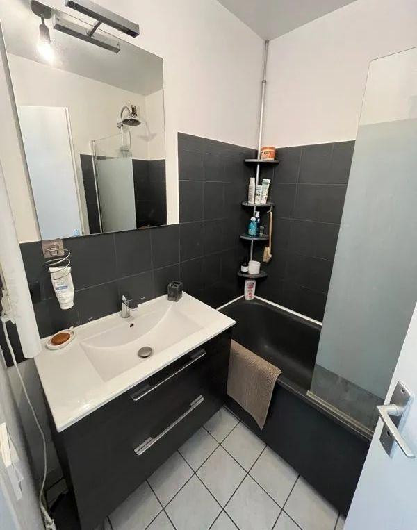 
                                                Location
                                                 Beau 2P meublé 50m² avec loggia 6m²