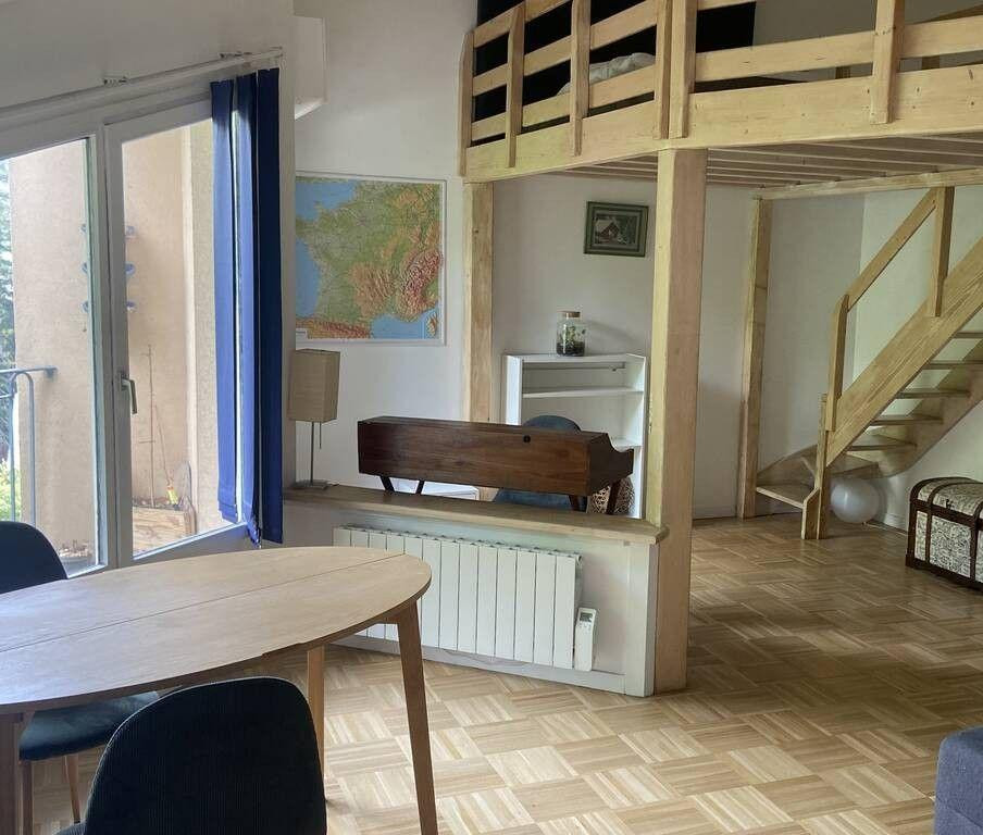 
                                                Location
                                                 Beau 2P meublé 50m² Croix Rousse