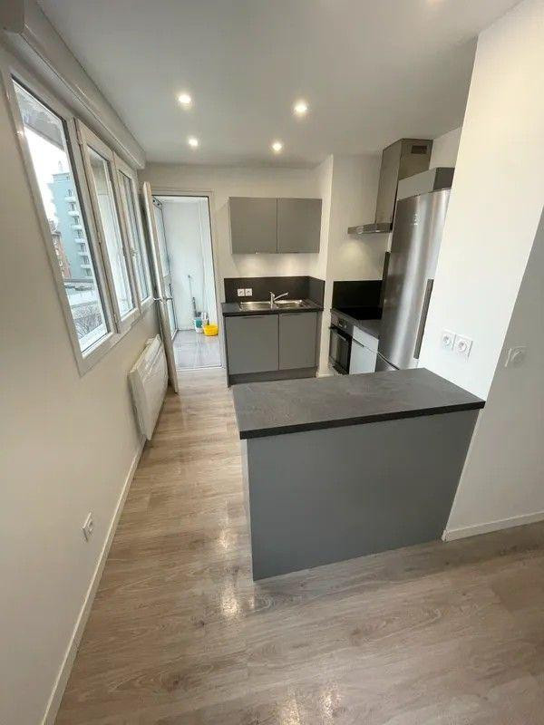
                                                Location
                                                 Beau 2P meublé 53m²